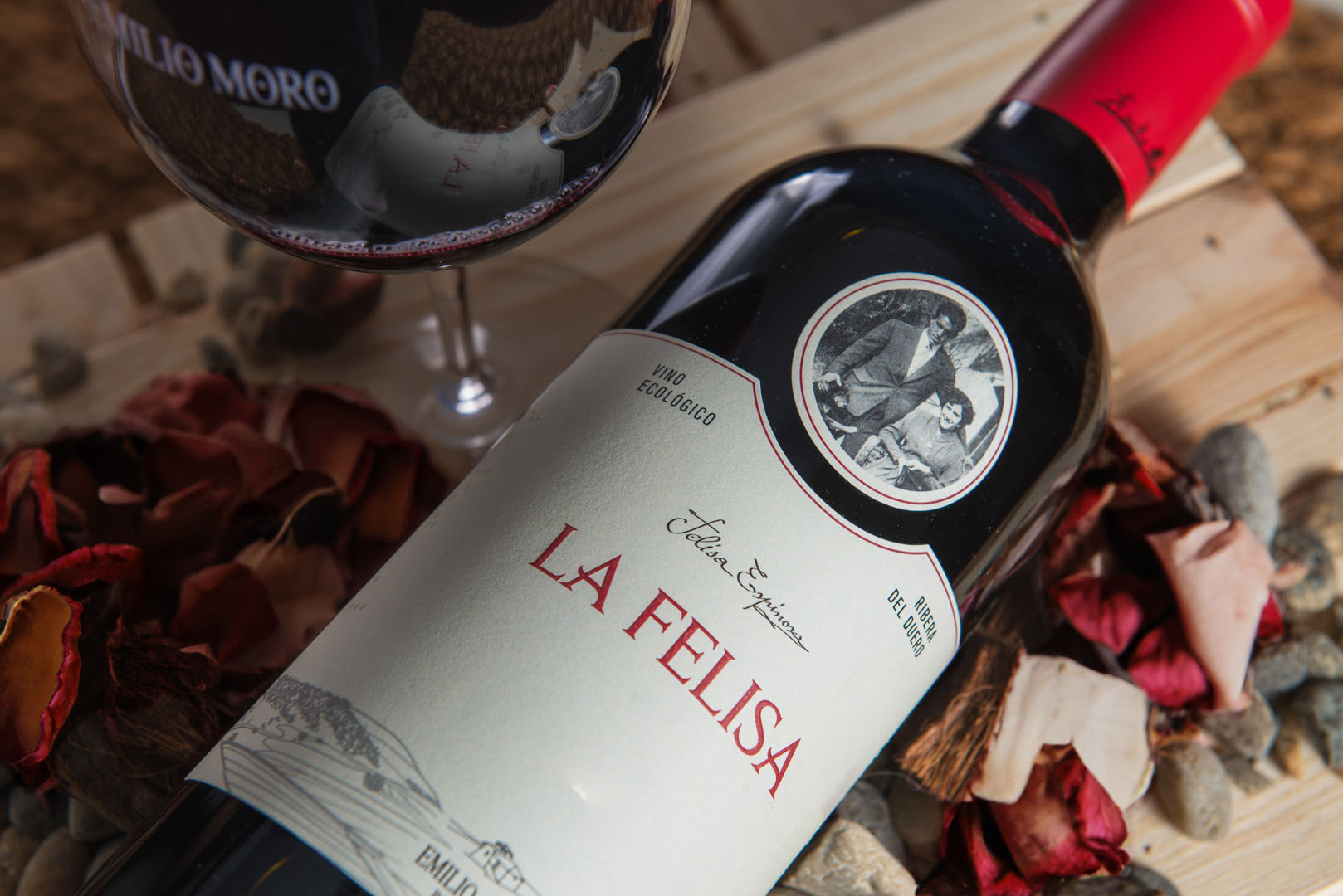 Cada amor tiene su momento y cada momento, su vino